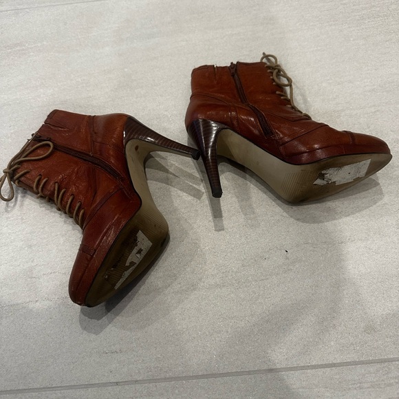 MARC FISHER ANKLE BOOT - Picture 3 of 3